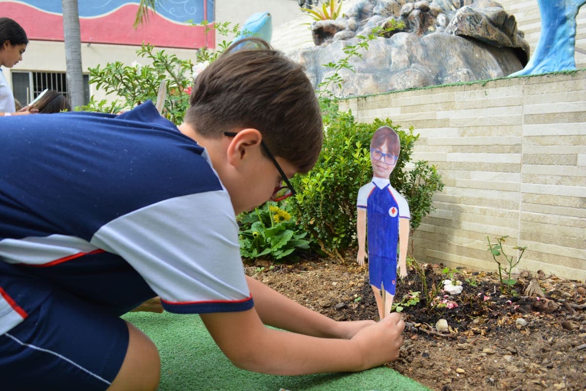 Crianças estudando no Ensino Fundamental I do CNSD